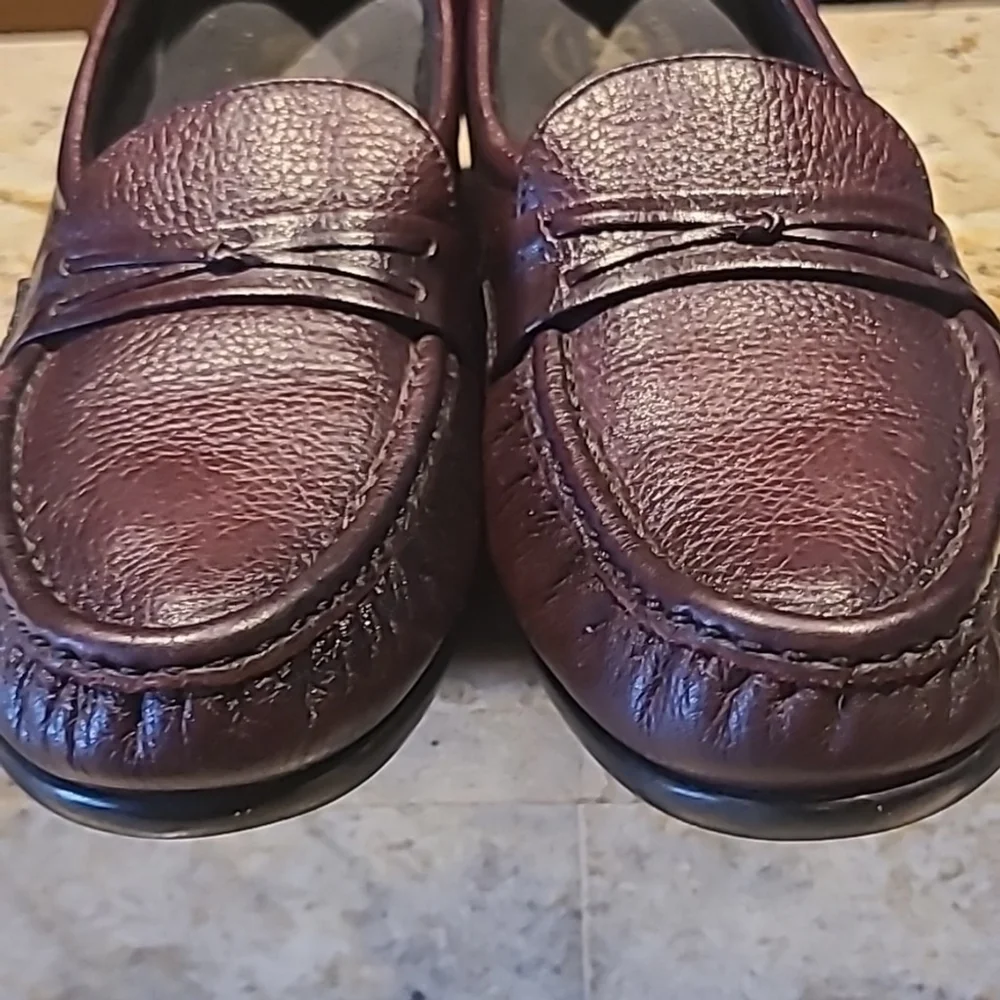 SAS women's Loafers. Sz9.5 in Excellent condition. Antique wine (#1588)